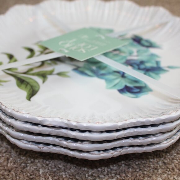 Soho Loft Blue Flower Scalloped Set of 4 11" Melamine Dinner Plates White NWT - Picture 4 of 7